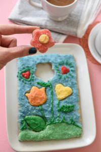 Ditch the gift and card for Mother's Day and go for these Sugar Cookie Puzzles. SO CUTE!